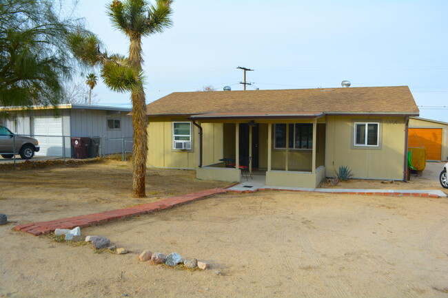 Building Photo - 61546 Palm Vista Dr