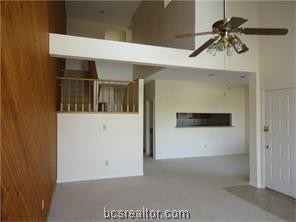 Foto del edificio - 3122 Camelot Dr