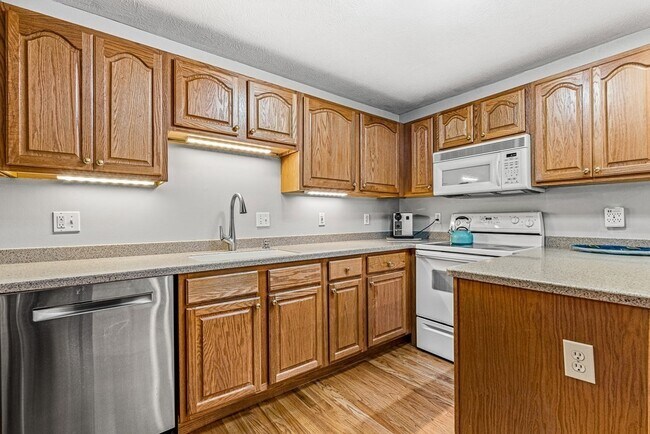 Foto del edificio - 7 Conant Rd