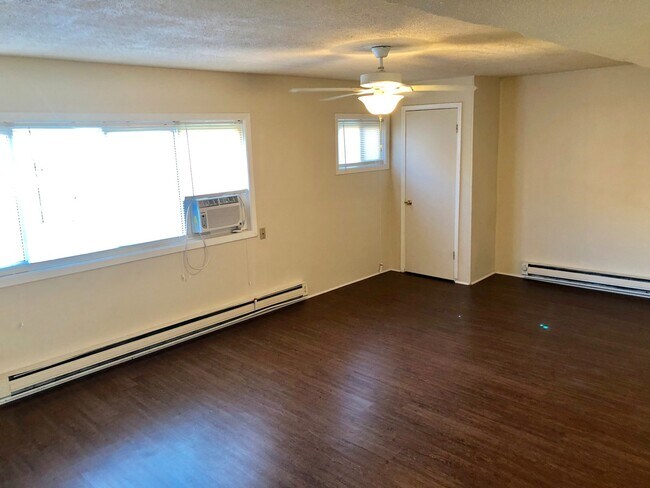 Foto del interior - Maple Court Apartments - Where City Convenience Meets Neighborhood Charm!