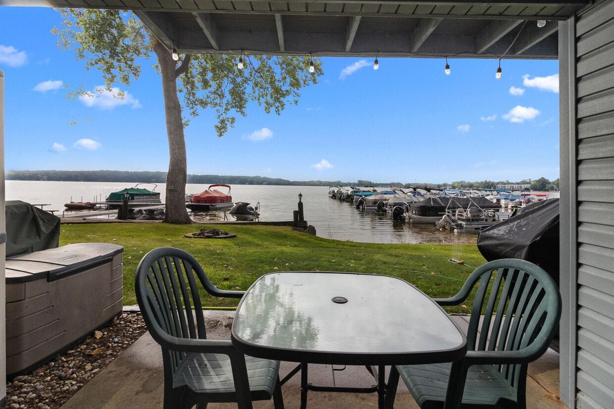 Foto principal - 536 N Cogswell Dr