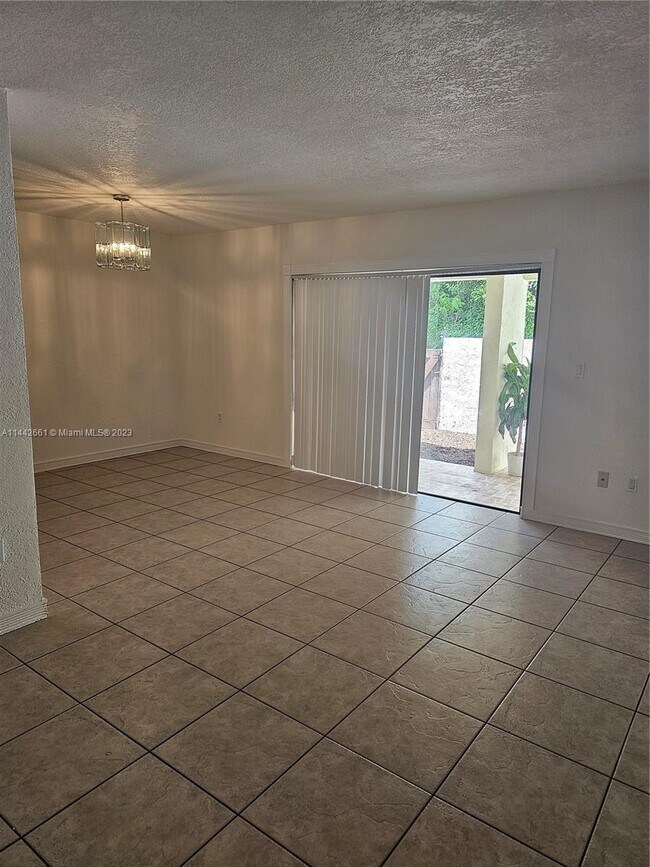 Building Photo - 9070 SW 125th Ave