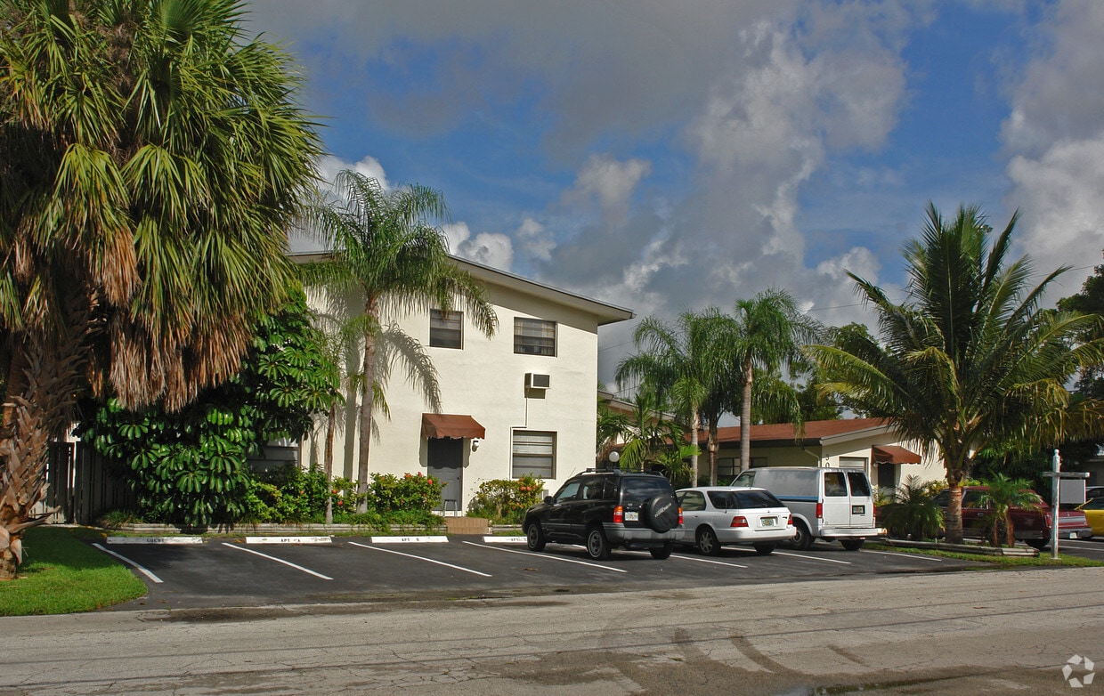 Primary Photo - 3049 NE 20th Ave