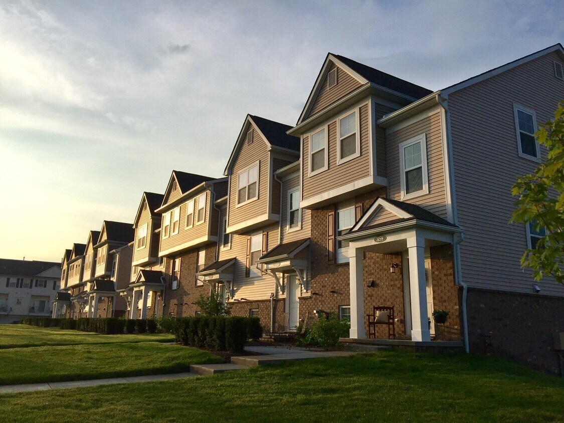 3135 Chambers W, Wixom, MI 48393 Townhome Rentals in Wixom MI