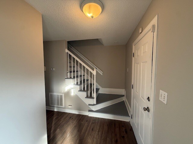 Foto del edificio - 4 Swiftcreek Ct