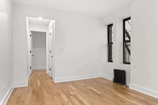 Building Photo - 3286-86 33rd St