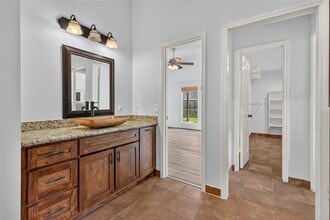 Building Photo - 7206 Glen Rosa Dr