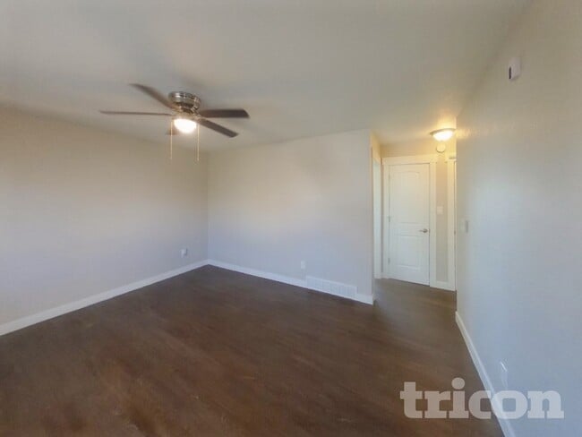 Building Photo - 258 Vehr Dr