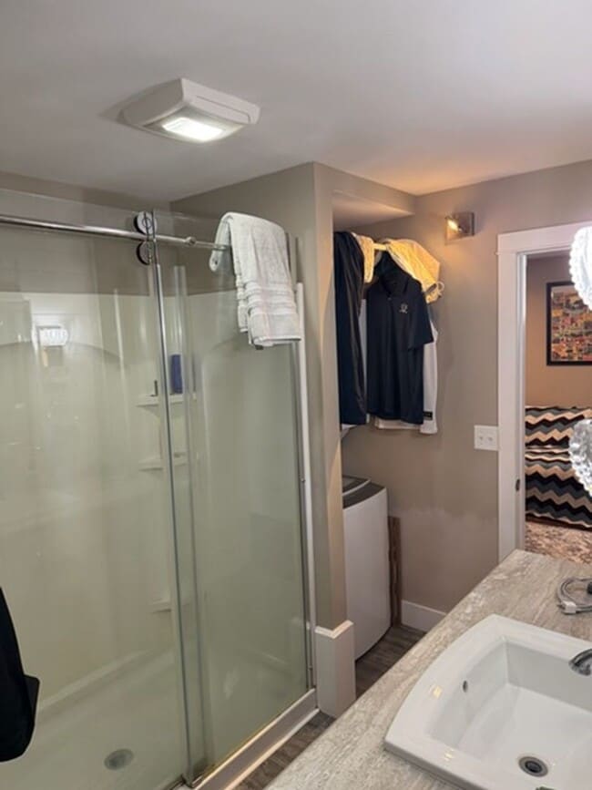 Foto del edificio - 2 Bedroom Apartment Near DTSF
