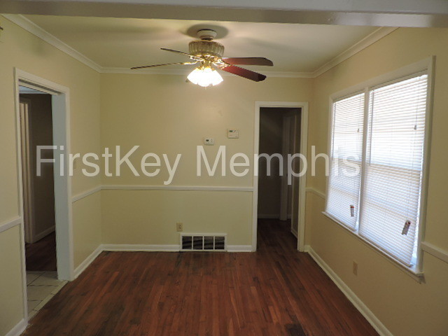 Building Photo - 3995 Comanche Rd
