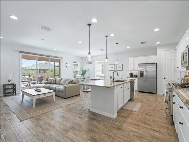 Foto del edificio - 5552 NW 40th Loop