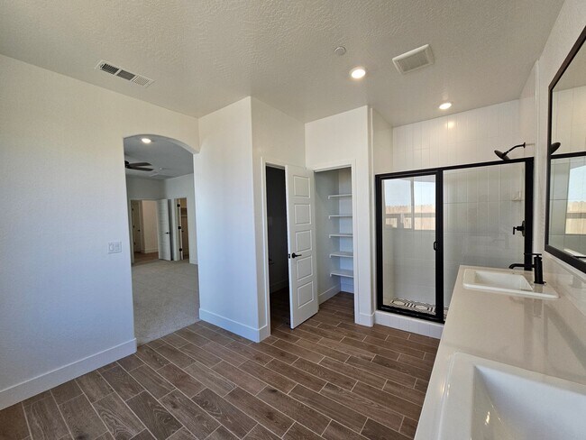 Master Bath-1/3 - 7133 E Brown Ave