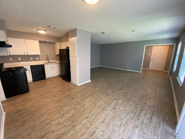 Foto del edificio - 9010-9010 Greenmound Ave