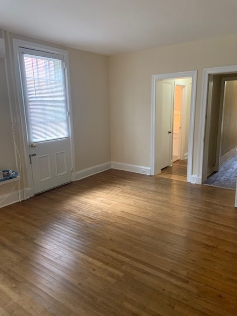 Living Room - 314 W Miner St