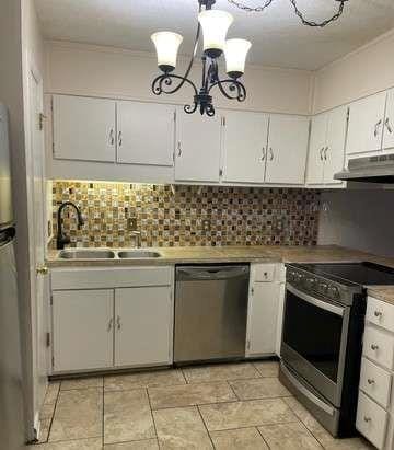 Foto del edificio - 7560 Taylor Rd