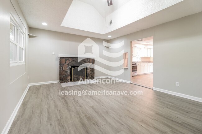 Foto del edificio - 1216 W 41st St