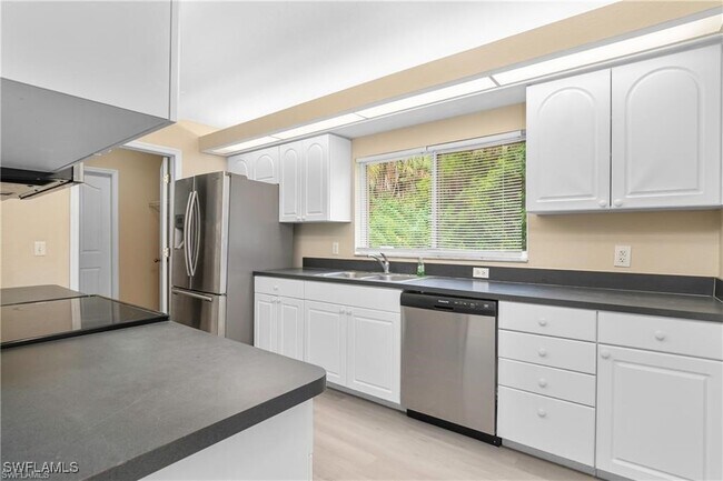 Building Photo - 470 Golden Gate Blvd W