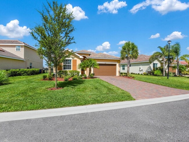 Building Photo - 3637 Passion Vine Dr