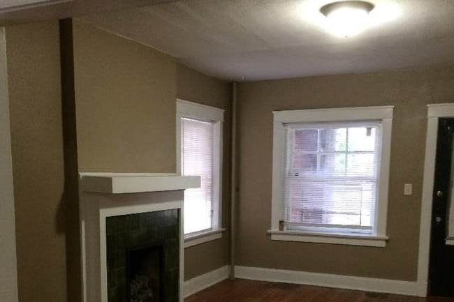 Building Photo - 3817 Central St