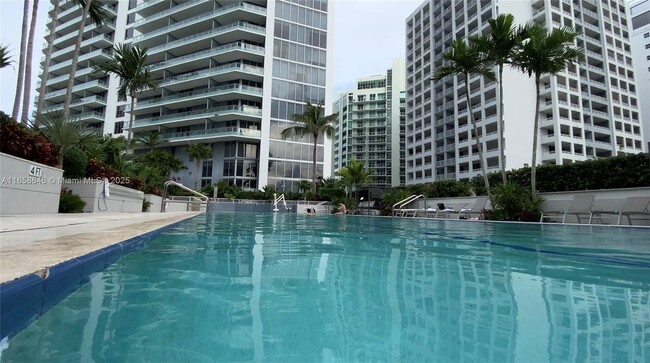 Foto del edificio - 1395 Brickell Ave