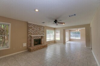 Building Photo - 11310 Chiselhurst Way Ct