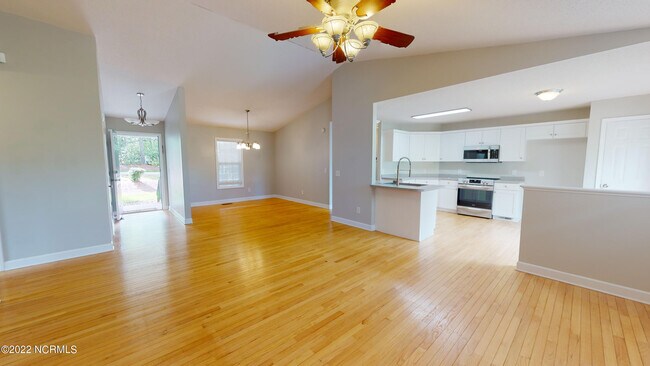 Building Photo - 180 Sandhills Cir