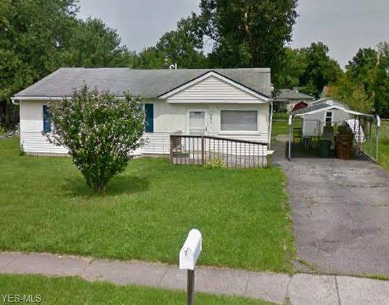 Building Photo - 9881 Green Dr