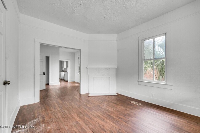 Foto del edificio - 2106 Moncrief Rd