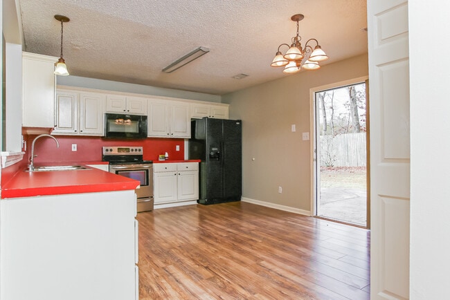 Building Photo - 2803 Henson Pl