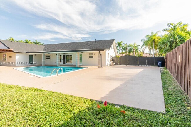 Foto del edificio - 8425 SW 185th St