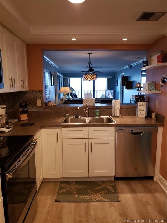 Primary Photo - 7440 S Ocean Dr