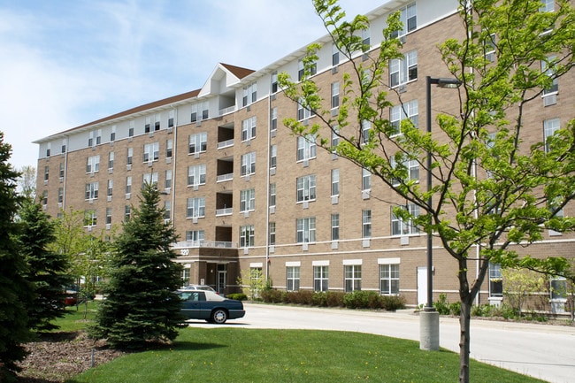 Building Photo - Lakewood Tower