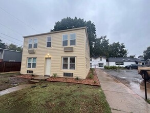Building Photo - 118 W Miller Ave