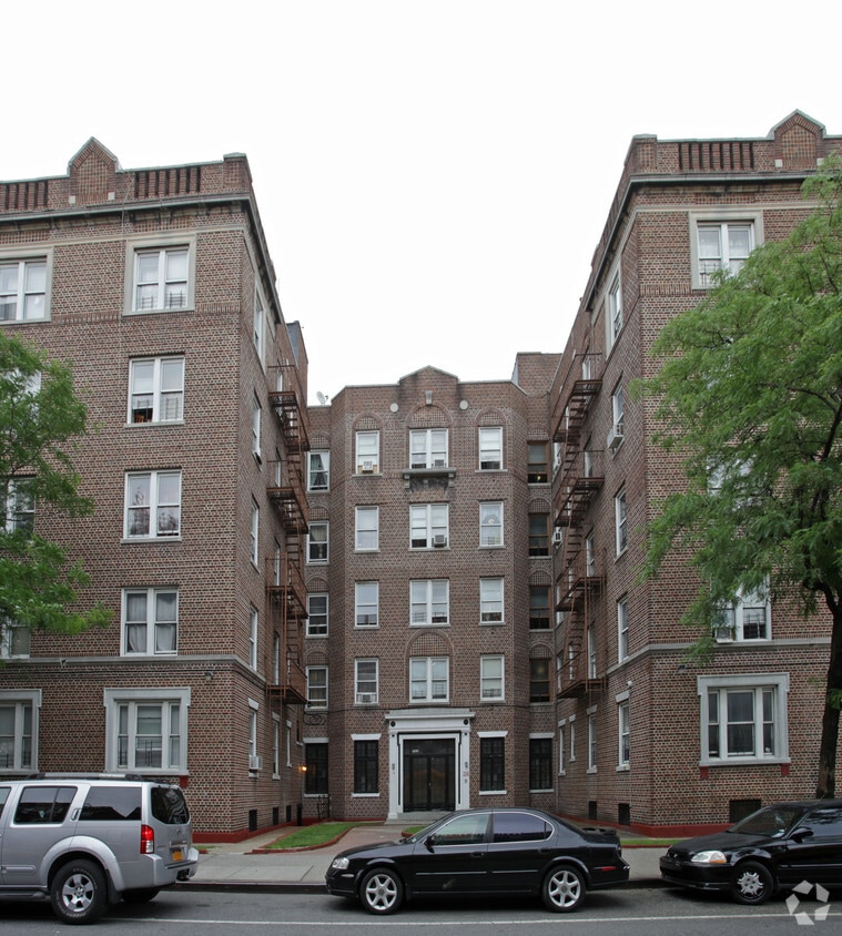 2,075 Bedford, ¡alejado - 2075 Bedford Ave