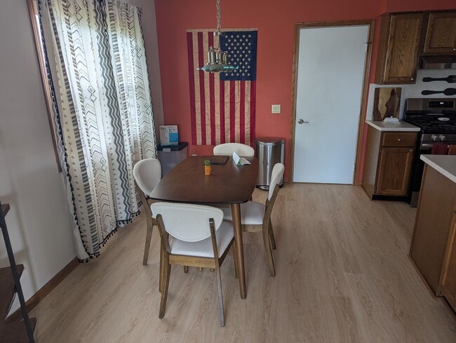 Building Photo - 517 Seven Nations Dr