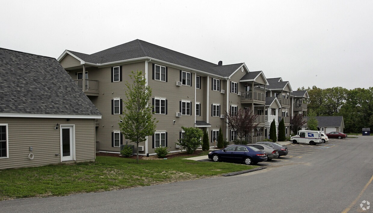 Foto del edificio - Brooks Pond