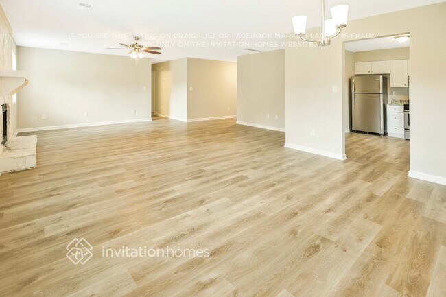 Foto del edificio - 888 Tall Deer Dr