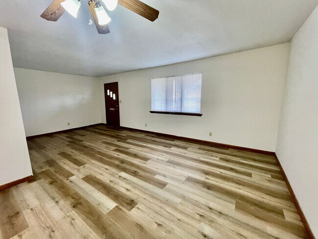 Foto del edificio - 2146 E Bennett St