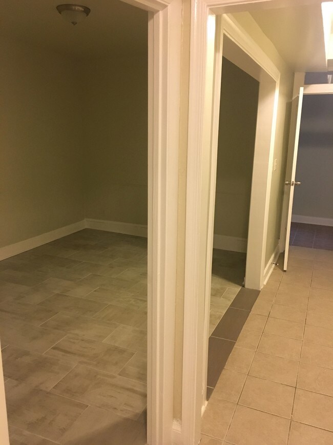 Sala de estar - 1235 Holbrook Ter NE