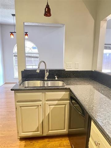 Foto del edificio - 4130-4131 One Pl Ln