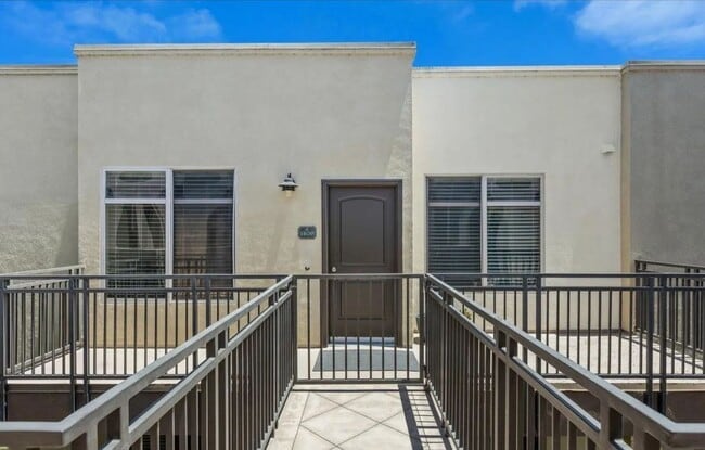 Building Photo - 1019 Costa Pacifica Way