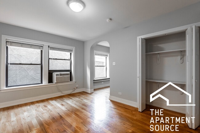 Foto del edificio - 556 W Arlington Pl