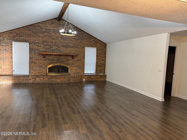 Foto del edificio - 35056 Keith Rd