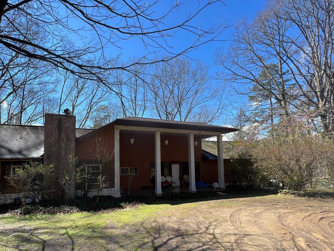 235 Hutch Mountain Rd, Fletcher, NC 28732 House for Rent in Fletcher