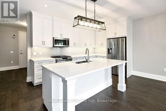 Photo du bâtiment - 80-280 9th St E
