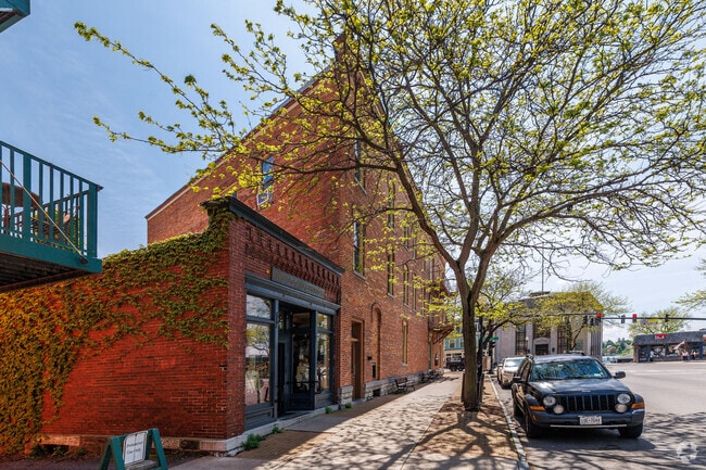 Building Photo - The Shear Building