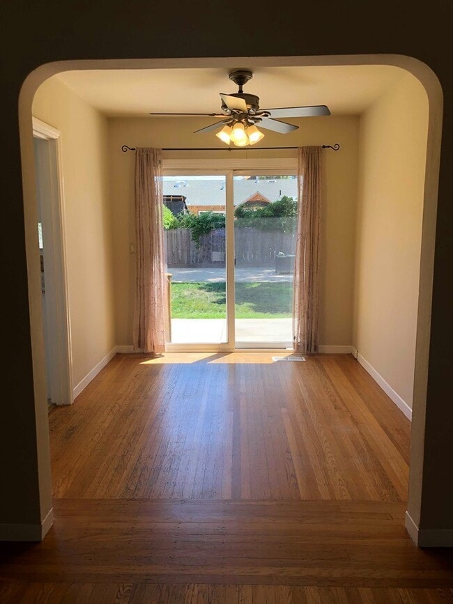Building Photo - Charming 2 Bedroom Home Close to Downtown