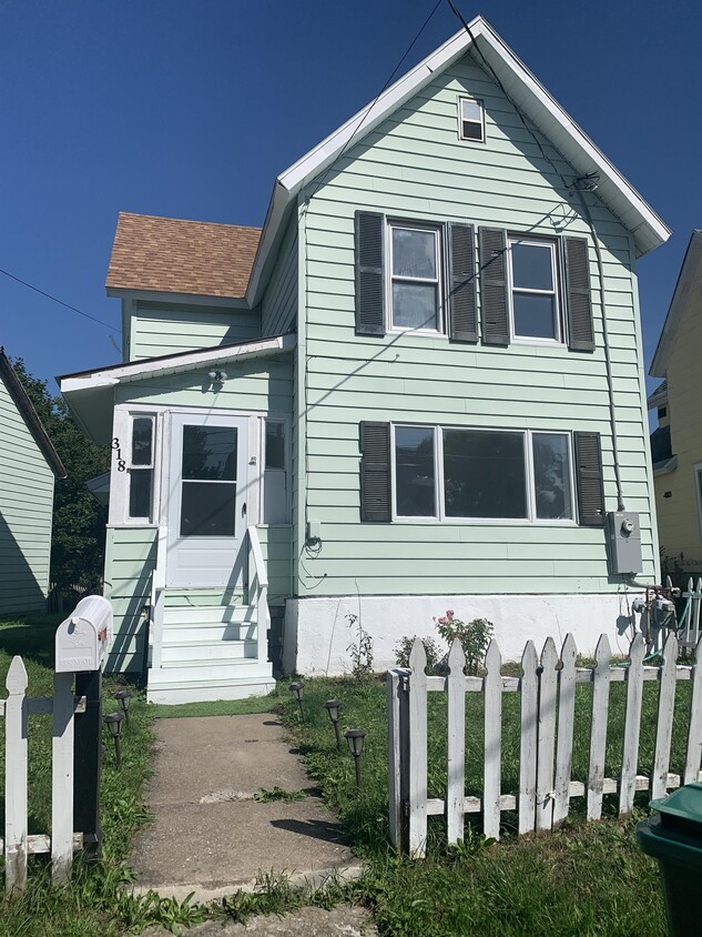 318 W Hoard St, Watertown, NY 13601 House for Rent in Watertown, NY