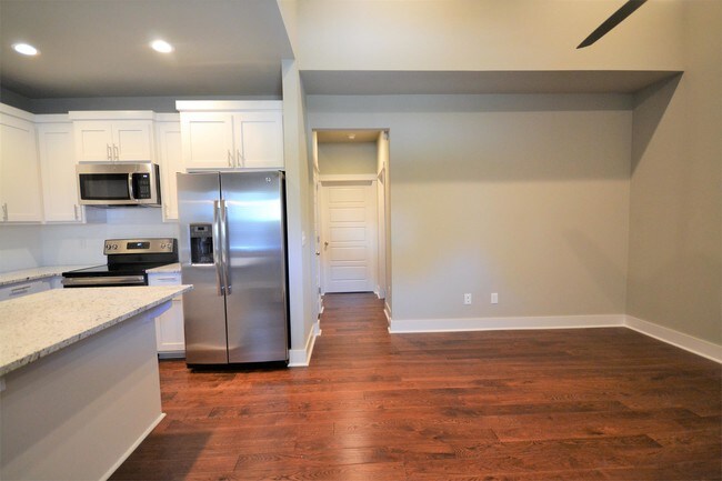 Building Photo - 2023 S Florida Way