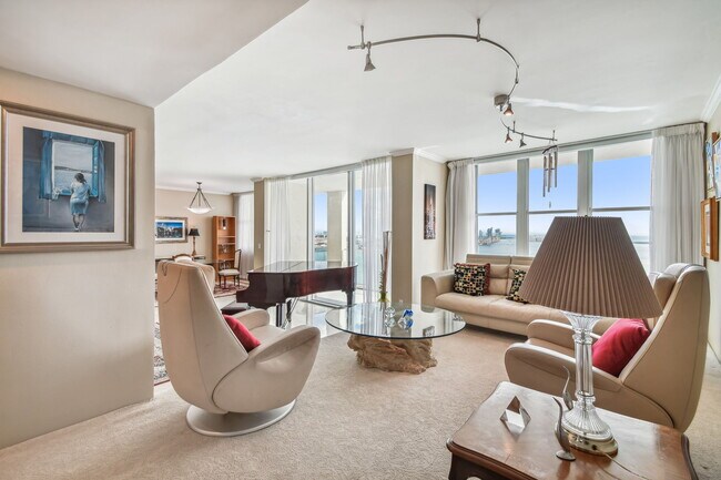 Mezzanine - 800 Claughton Island Dr